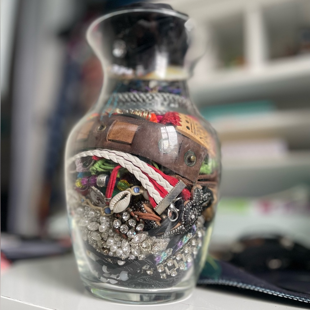 2.13 Lb (Including Jar) wearable & Craft Scraps Cord Beaded Junk Drawer Jewelry